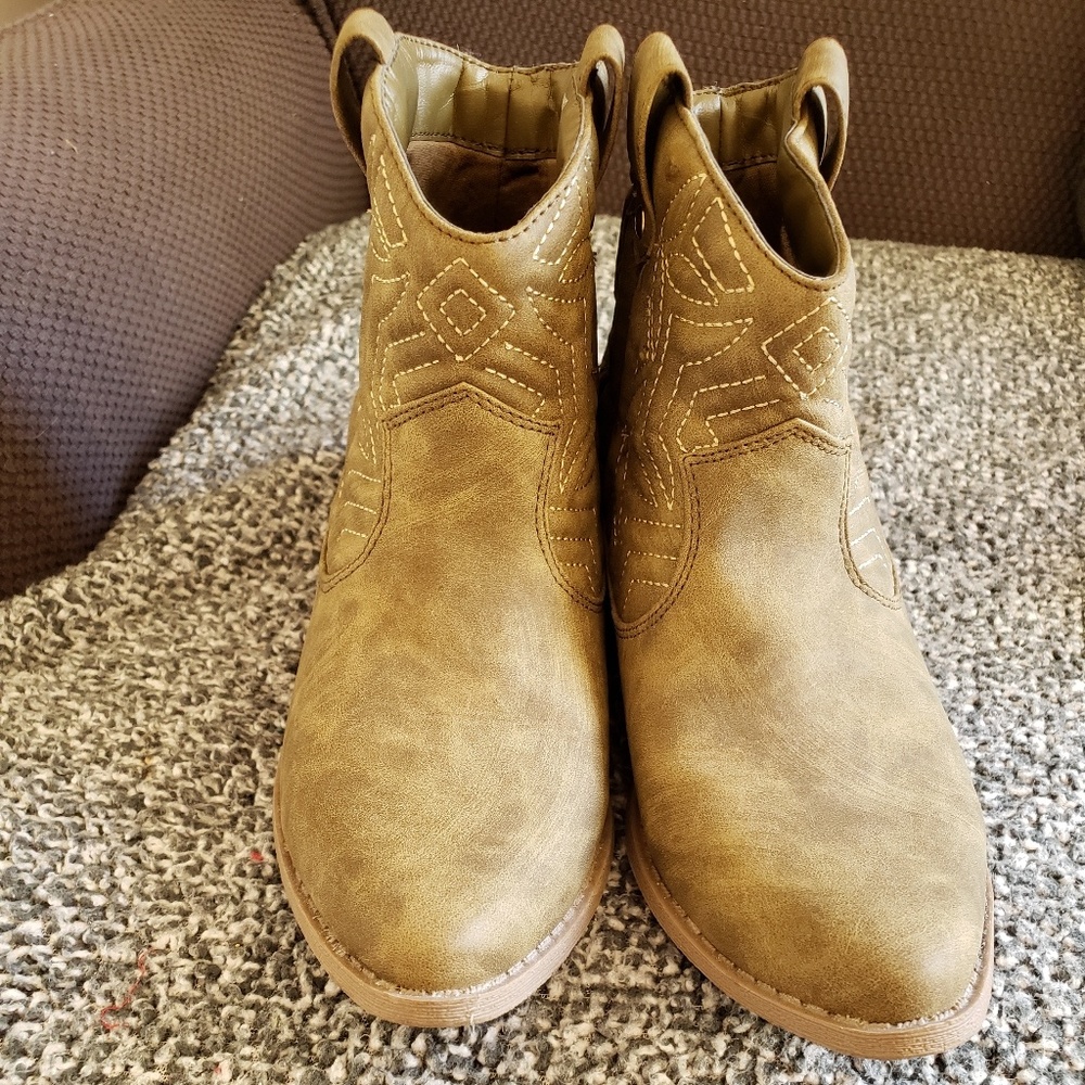 "Cowgirl" booties